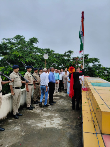 जिला सहकारी केंद्रीय बैंक मर्यादित, विदिशा में प्रशासक महोदय द्वारा 15 अगस्त 2025 को झंडा वंदन किया गया।